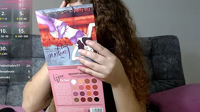 Mia fooxx  online show from December 4, 2024, 3:32 pm