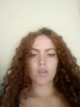 Mia fooxx  online show from November 3, 2025, 9:16 pm