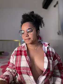 Snapshot of Lucy_wilson5 chatting on February 17, 2026, 2:19 am Lucy wilson5 online show from February 17, 2026, 2:19 am