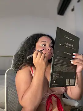 Snapshot of Lucy_wilson5 chatting on March 5, 2026, 3:35 am Lucy wilson5 online show from March 5, 2026, 3:35 am