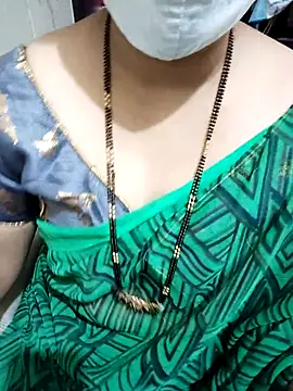 Snapshot of aliseanu chatting on October 8, 2025, 5:05 am aliseanu online show from October 8, 2025, 5:05 am