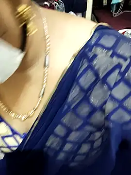 Snapshot of aliseanu chatting on October 9, 2025, 6:11 am aliseanu online show from October 9, 2025, 6:11 am