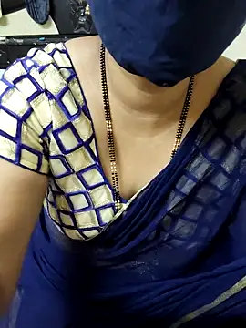 Snapshot of aliseanu chatting on October 29, 2025, 5:04 pm aliseanu online show from October 29, 2025, 5:04 pm