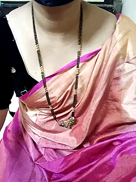 Snapshot of aliseanu chatting on October 31, 2025, 5:25 pm aliseanu online show from October 31, 2025, 5:25 pm