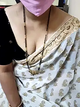 Snapshot of aliseanu chatting on November 11, 2025, 5:02 pm aliseanu online show from November 11, 2025, 5:02 pm