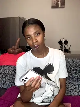 Snapshot of Queen-Boobylicious chatting on October 20, 2025, 7:36 pm Queen-Boobylicious online show from October 20, 2025, 7:36 pm