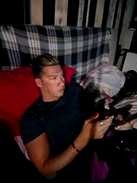 Snapshot of Lovely_milk chatting on November 6, 2025, 8:43 pm Lovely milk online show from November 6, 2025, 8:43 pm