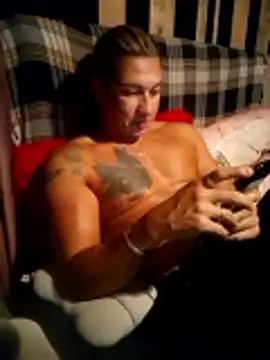 Snapshot of Lovely_milk chatting on November 12, 2025, 3:01 pm Lovely milk online show from November 12, 2025, 3:01 pm