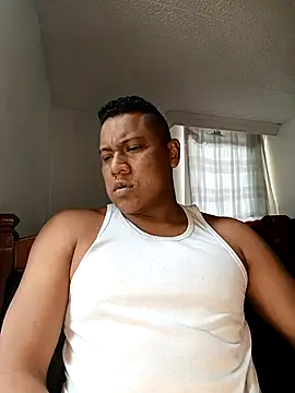 Snapshot of latinblack01 chatting on October 1, 2025, 3:07 pm latinblack01 online show from October 1, 2025, 3:07 pm