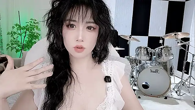 Snapshot of Vaness-a chatting on October 21, 2025, 6:30 pm Vaness-a online show from October 21, 2025, 6:30 pm