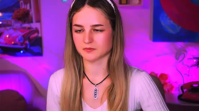 DeboraLarson online show from January 10, 2025, 11:54 am