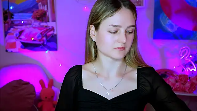 DeboraLarson online show from February 13, 2025, 8:06 am