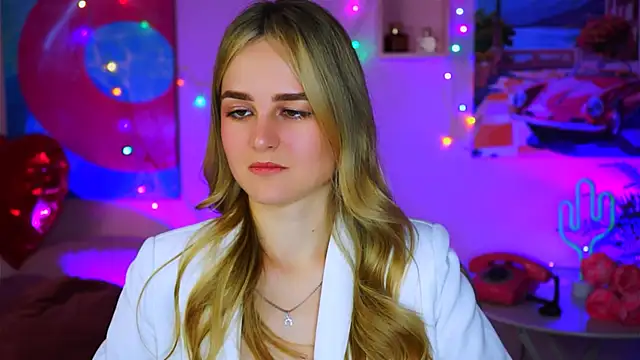 DeboraLarson online show from March 16, 2025, 3:47 am