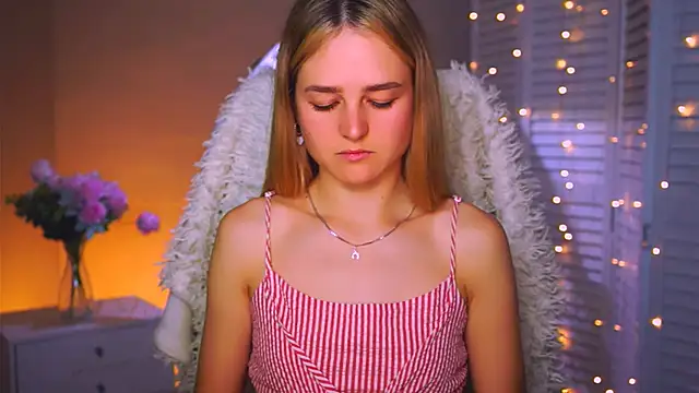 DeboraLarson online show from October 4, 2025, 3:48 am