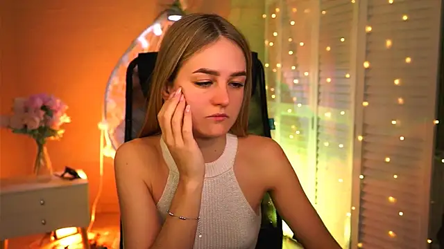 DeboraLarson online show from March 9, 2026, 4:05 am