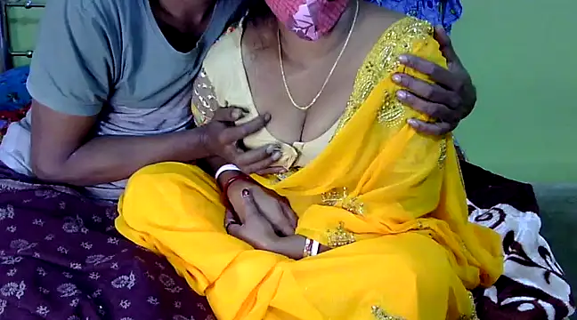 Snapshot of Couple_For_You18 chatting on January 5, 2025, 1:24 am Couple For You18 online show from January 5, 2025, 1:24 am