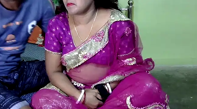 Snapshot of Couple_For_You18 chatting on January 5, 2025, 1:58 pm Couple For You18 online show from January 5, 2025, 1:58 pm