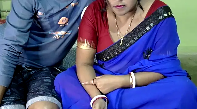 Snapshot of Couple_For_You18 chatting on January 13, 2025, 11:08 am Couple For You18 online show from January 13, 2025, 11:08 am