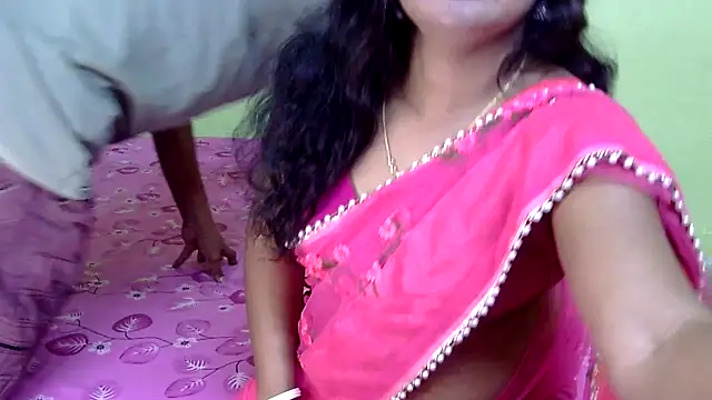 Snapshot of Couple_For_You18 chatting on February 22, 2025, 5:57 pm Couple For You18 online show from February 22, 2025, 5:57 pm