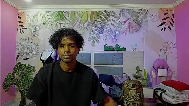 Snapshot of bigblackhotx1 chatting on January 18, 2026, 12:53 pm bigblackhotx1 online show from January 18, 2026, 12:53 pm