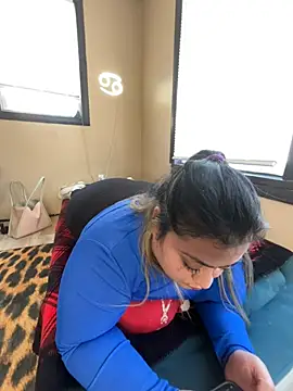 tillymarie34 online show from February 18, 2026, 6:48 pm