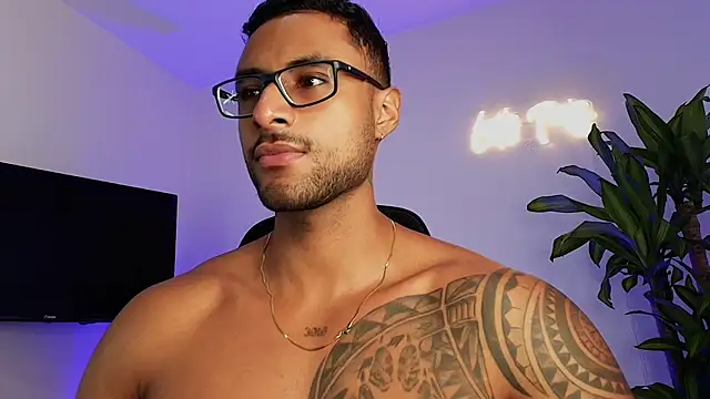 LiamGarcia1 online show from December 22, 2025, 2:25 pm