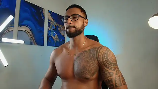 LiamGarcia1 online show from February 10, 2026, 2:21 pm