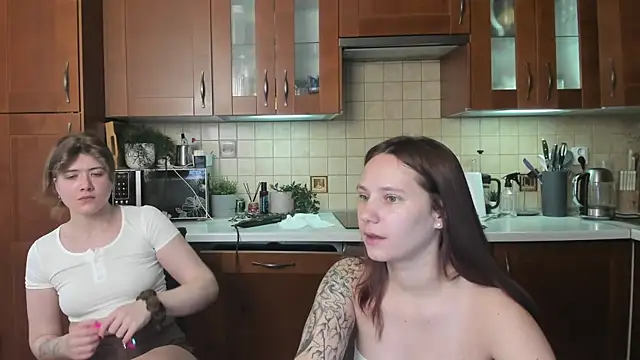 Snapshot of HotCaramellsTV chatting on June 26, 2026, 8:19 am HotCaramellsTV online show from June 26, 2026, 8:19 am