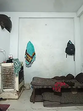 pintuS40 online show from September 18, 2025, 1:40 am