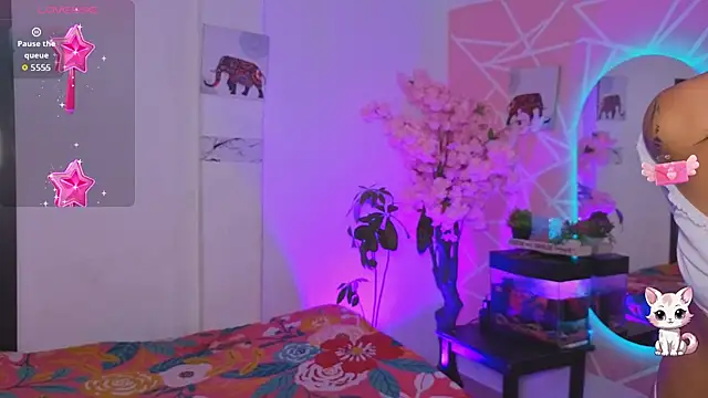 CoralRigan online show from November 11, 2025, 2:44 am