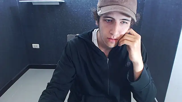 Kerverr  online show from December 14, 2025, 2:55 pm