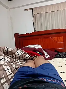 Snapshot of loomolmedo chatting on February 5, 2026, 3:11 am loomolmedo online show from February 5, 2026, 3:11 am