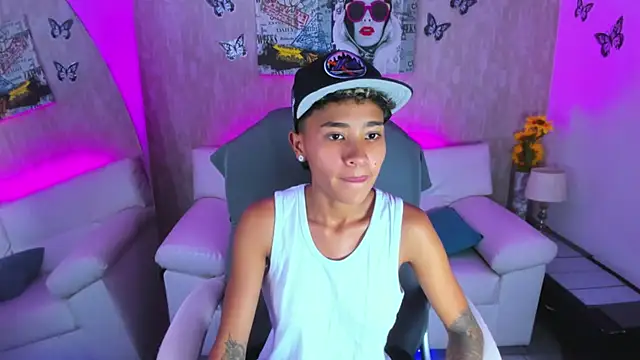 Snapshot of nova_sex01 chatting on December 5, 2025, 4:43 am nova sex01 online show from December 5, 2025, 4:43 am