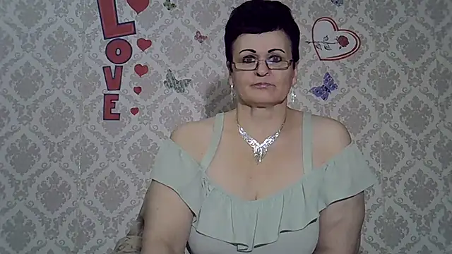 PaulaGolden online show from December 9, 2024, 3:22 pm