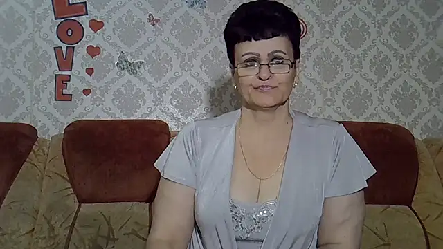 PaulaGolden online show from October 2, 2025, 9:05 am