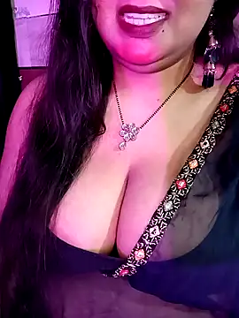 Snapshot of Suhanakhan00 chatting on February 3, 2026, 6:57 pm Suhanakhan00 online show from February 3, 2026, 6:57 pm