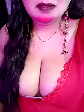 Snapshot of Suhanakhan00 chatting on March 16, 2026, 7:18 pm Suhanakhan00 online show from March 16, 2026, 7:18 pm