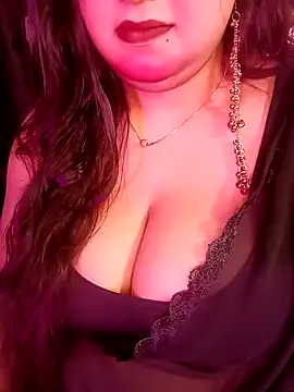 Snapshot of Suhanakhan00 chatting on April 9, 2026, 10:09 am Suhanakhan00 online show from April 9, 2026, 10:09 am