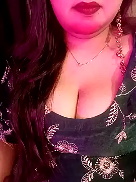 Snapshot of Suhanakhan00 chatting on April 10, 2026, 8:19 am Suhanakhan00 online show from April 10, 2026, 8:19 am