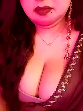 Snapshot of Suhanakhan00 chatting on April 12, 2026, 6:57 pm Suhanakhan00 online show from April 12, 2026, 6:57 pm