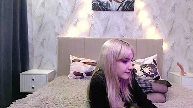 Snapshot of Princess_Shy___ chatting on December 15, 2024, 12:17 pm Princess Shy online show from December 15, 2024, 12:17 pm