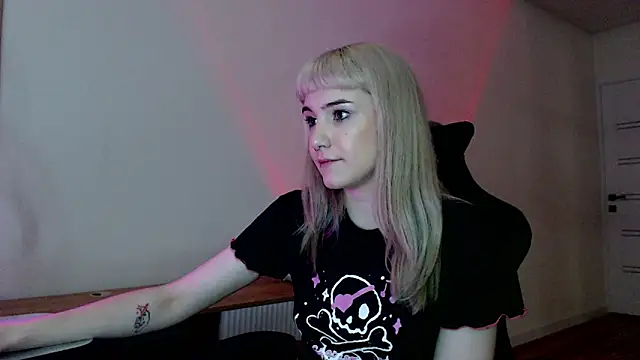 Snapshot of Princess_Shy___ chatting on February 26, 2025, 7:16 pm Princess Shy online show from February 26, 2025, 7:16 pm