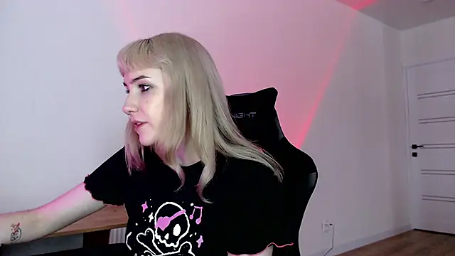 Snapshot of Princess_Shy___ chatting on March 3, 2025, 2:15 pm Princess Shy online show from March 3, 2025, 2:15 pm