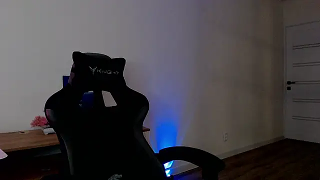 Snapshot of Princess_Shy___ chatting on March 12, 2025, 5:49 pm Princess Shy online show from March 12, 2025, 5:49 pm