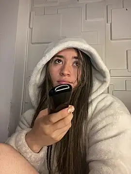 Snapshot of Sophie_LS chatting on February 16, 2025, 7:04 am Sophie LS online show from February 16, 2025, 7:04 am