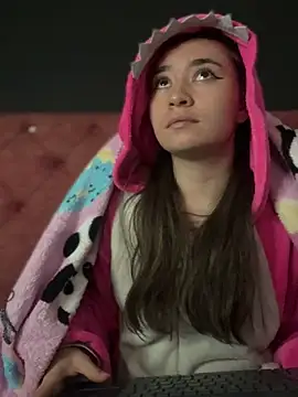 Snapshot of Sophie_LS chatting on March 8, 2025, 10:22 am Sophie LS online show from March 8, 2025, 10:22 am