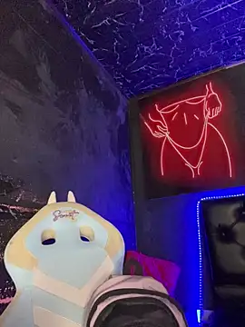 Snapshot of Sophie_LS chatting on October 25, 2025, 2:02 pm Sophie LS online show from October 25, 2025, 2:02 pm