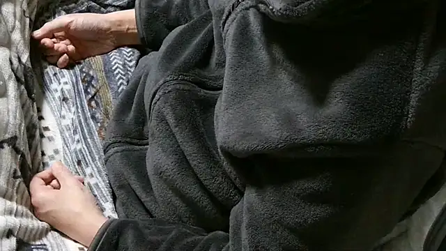 cinnabar red online show from April 10, 2026, 12:32 pm