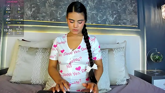 Snapshot of IvyEllis chatting on November 2, 2025, 11:34 am IvyEllis online show from November 2, 2025, 11:34 am