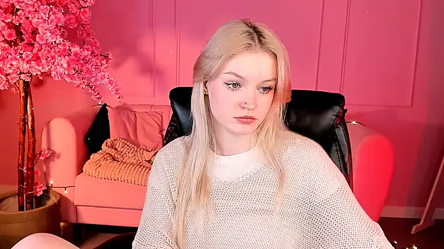 Snapshot of GraceGlamour chatting on January 6, 2025, 11:51 am GraceGlamour online show from January 6, 2025, 11:51 am